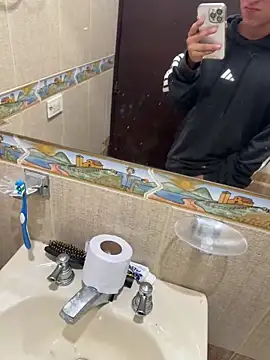 Elcolombianoo online show from 04/20/26, 07:22