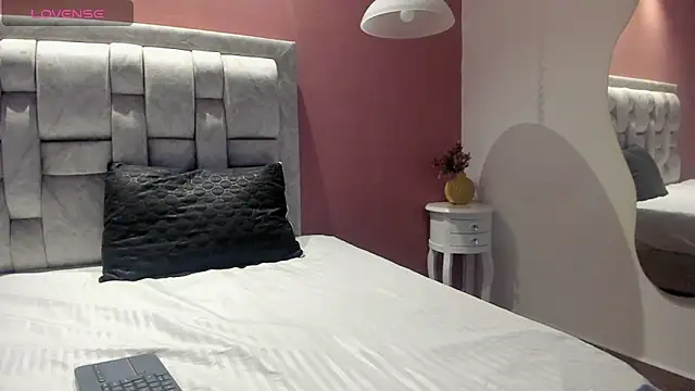 Snapshot of Jackie_Sins chatting on 03/20/26, 10:22 Jackie Sins online show from 03/20/26, 10:22