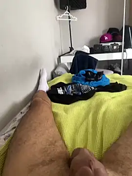 Snapshot of hardboii00 chatting on 05/23/26, 08:35 hardboii00 online show from 05/23/26, 08:35