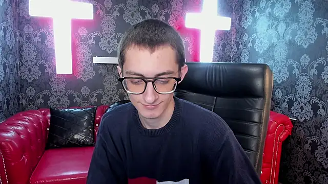 Snapshot of RonBevs chatting on 03/25/26, 07:13 RonBevs online show from 03/25/26, 07:13