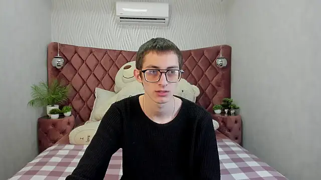 RonBevs online show from 04/22/26, 07:42