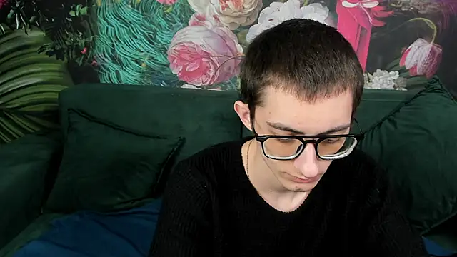 Snapshot of RonBevs chatting on 04/11/26, 07:50 RonBevs online show from 04/11/26, 07:50