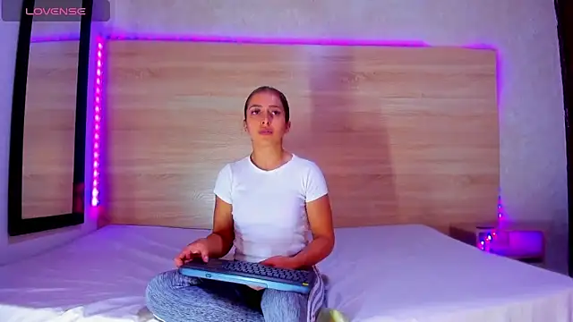 ambarvioletcm online show from 03/23/26, 03:23