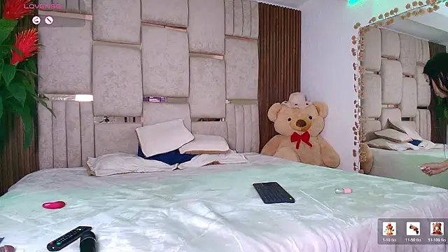 Snapshot of Zoe-_-din chatting on 03/18/26, 02:58 Zoe- -din online show from 03/18/26, 02:58