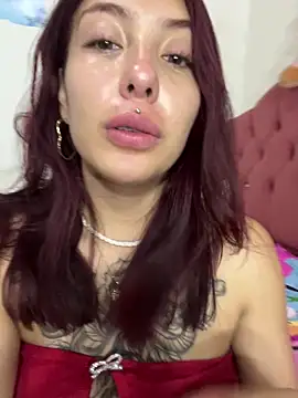 Snapshot of Saraaa_pink_ chatting on 03/24/26, 01:27 Saraaa pink online show from 03/24/26, 01:27