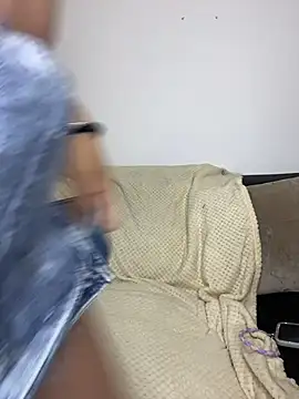 Snapshot of Saraaa_pink_ chatting on 04/08/26, 02:57 Saraaa pink online show from 04/08/26, 02:57