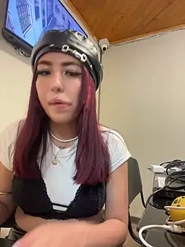 Snapshot of Saraaa_pink_ chatting on 03/19/26, 01:38 Saraaa pink online show from 03/19/26, 01:38