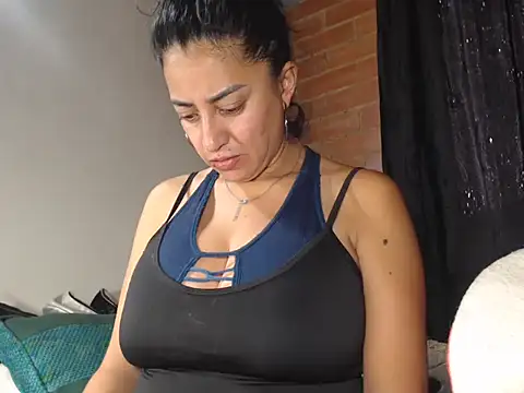 Snapshot of Alexandrina chatting on 02/13/25, 10:11 Alexandrina online show from 02/13/25, 10:11