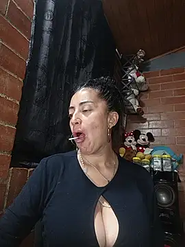 Snapshot of Alexandrina chatting on 06/19/26, 06:03 Alexandrina online show from 06/19/26, 06:03