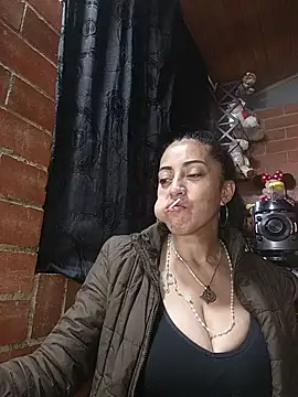 Snapshot of Alexandrina chatting on 07/05/26, 01:29 Alexandrina online show from 07/05/26, 01:29