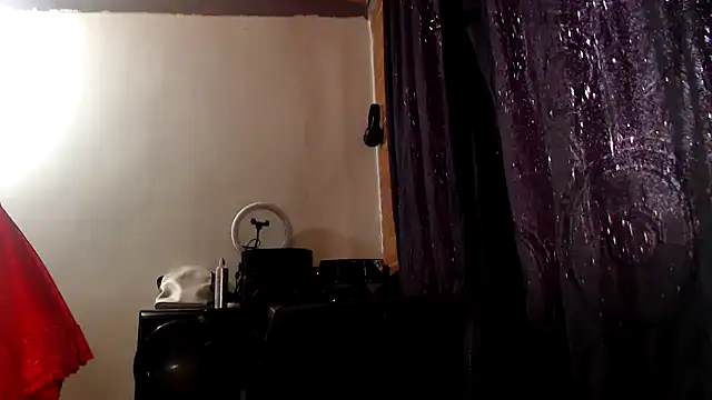 Snapshot of Alexandrina chatting on 10/08/25, 12:17 Alexandrina online show from 10/08/25, 12:17