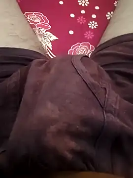 Snapshot of Thedickyoulove19 chatting on 04/12/26, 09:12 Thedickyoulove19 online show from 04/12/26, 09:12