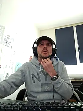 dufatcock online show from 04/15/26, 12:21