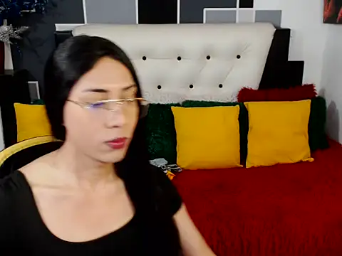 alise capell online show from 04/15/26, 01:15
