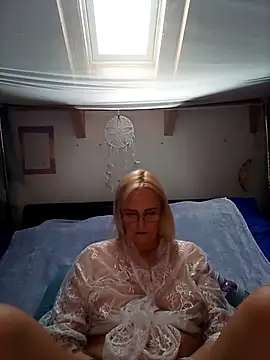 Snapshot of roxy_74 chatting on 03/17/26, 09:45 roxy 74 online show from 03/17/26, 09:45