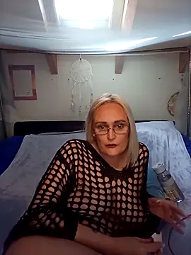 Snapshot of roxy_74 chatting on 03/20/26, 11:11 roxy 74 online show from 03/20/26, 11:11