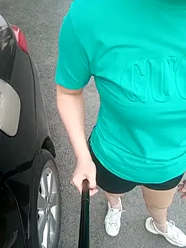 Snapshot of Simmory chatting on 04/12/26, 10:29 Simmory online show from 04/12/26, 10:29