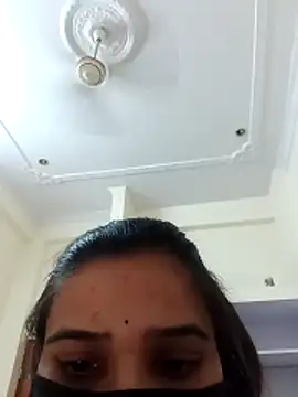 Snapshot of saniya_008 chatting on 04/10/26, 07:37 saniya 008 online show from 04/10/26, 07:37