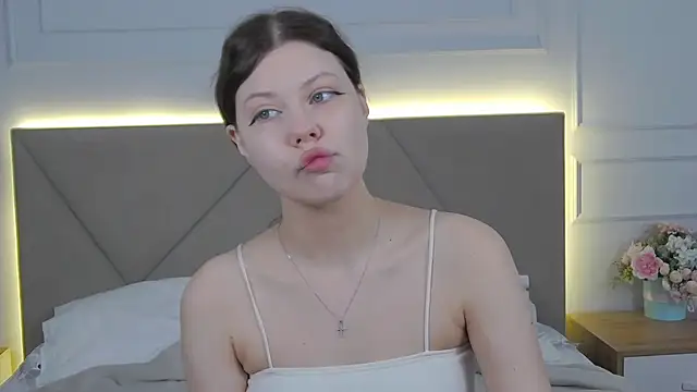 Sophie Rays online show from 04/12/26, 04:05