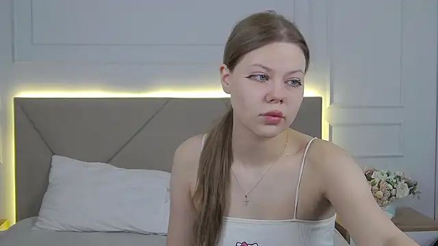 Sophie Rays online show from 03/19/26, 04:23