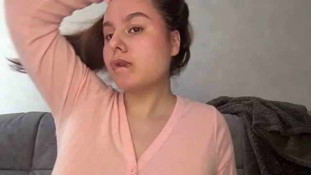 Snapshot of Ellaizatelly chatting on 04/05/26, 08:32 Ellaizatelly online show from 04/05/26, 08:32