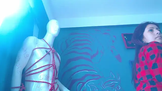 Regina Iris online show from 05/17/26, 06:30