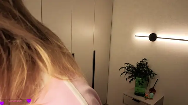 AureliaAngel online show from 04/08/26, 03:41