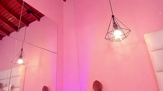 Snapshot of KarolyneLune chatting on 03/21/26, 07:18 KarolyneLune online show from 03/21/26, 07:18