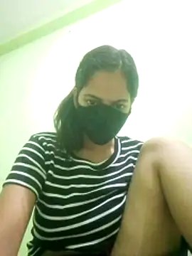 nidhiyadav00 online show from 05/04/26, 06:55