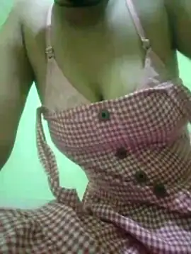 nidhiyadav00 online show from 04/14/26, 06:24