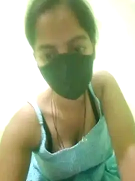 nidhiyadav00 online show from 04/21/26, 07:20