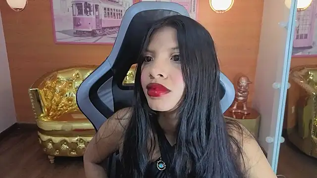 Snapshot of emily_smith_t chatting on 07/06/26, 12:34 emily smith t online show from 07/06/26, 12:34