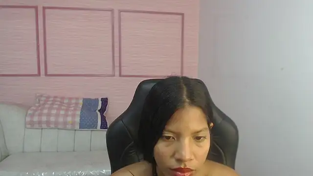 Snapshot of emily_smith_t chatting on 03/19/26, 07:36 emily smith t online show from 03/19/26, 07:36