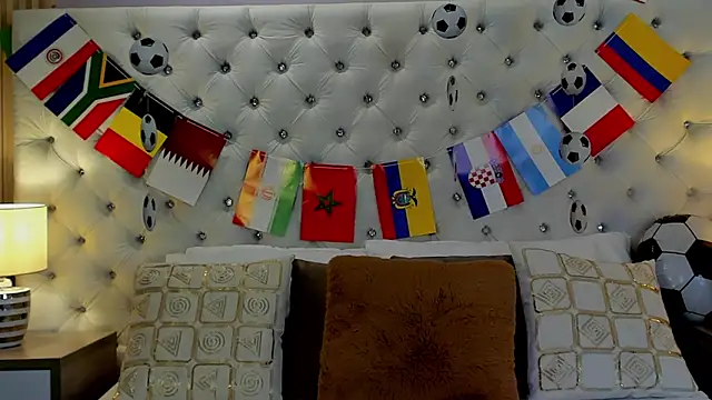 Snapshot of VaniaRouse chatting on 06/21/26, 12:44 VaniaRouse online show from 06/21/26, 12:44