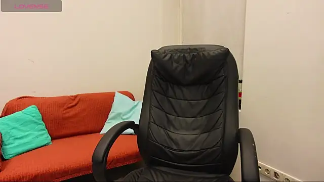 Snapshot of Nicky_Diam chatting on 03/28/26, 06:31 Nicky Diam online show from 03/28/26, 06:31