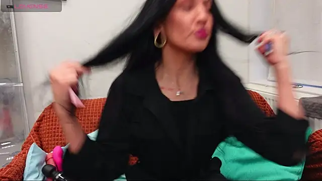 Snapshot of Nicky_Diam chatting on 03/31/26, 04:42 Nicky Diam online show from 03/31/26, 04:42