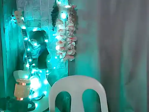 small 13 online show from 04/03/26, 03:18