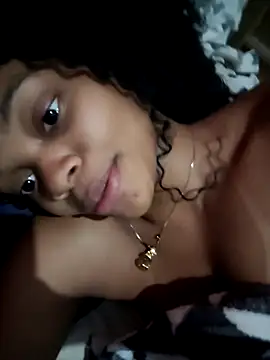 Snapshot of marialuiza2027 chatting on 04/04/26, 07:20 marialuiza2027 online show from 04/04/26, 07:20