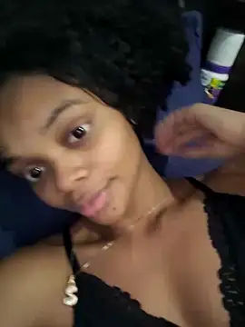 Snapshot of marialuiza2027 chatting on 03/27/26, 04:52 marialuiza2027 online show from 03/27/26, 04:52