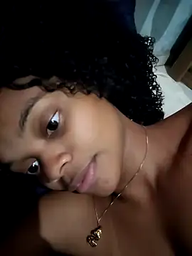 Snapshot of marialuiza2027 chatting on 04/02/26, 12:40 marialuiza2027 online show from 04/02/26, 12:40