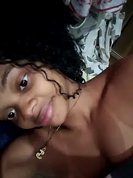 Snapshot of marialuiza2027 chatting on 04/06/26, 06:09 marialuiza2027 online show from 04/06/26, 06:09