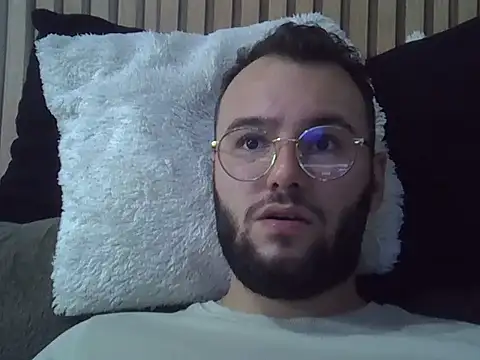 Snapshot of piazaocwb23 chatting on 03/25/26, 10:52 piazaocwb23 online show from 03/25/26, 10:52