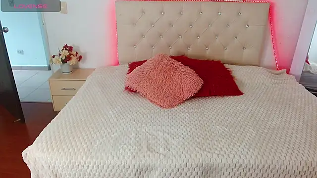 Snapshot of estrella_hank chatting on 04/12/26, 08:12 estrella hank online show from 04/12/26, 08:12