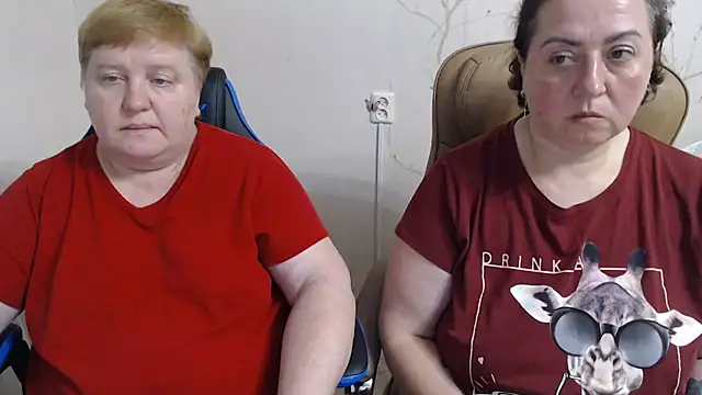 Snapshot of Lindy-Jeanie chatting on 06/06/26, 06:35 Lindy-Jeanie online show from 06/06/26, 06:35