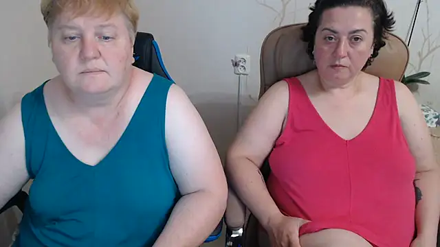 Snapshot of Lindy-Jeanie chatting on 07/15/26, 06:48 Lindy-Jeanie online show from 07/15/26, 06:48