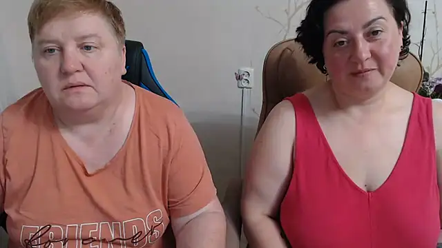 Snapshot of Lindy-Jeanie chatting on 06/20/26, 08:36 Lindy-Jeanie online show from 06/20/26, 08:36