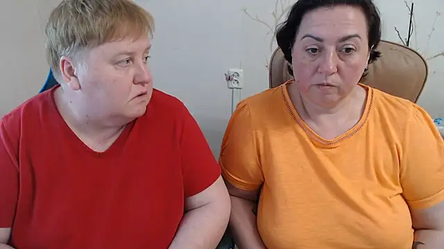 Snapshot of Lindy-Jeanie chatting on 06/14/26, 04:52 Lindy-Jeanie online show from 06/14/26, 04:52