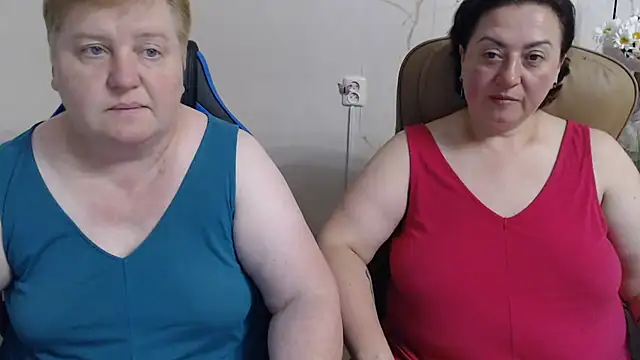 Snapshot of Lindy-Jeanie chatting on 06/25/26, 07:19 Lindy-Jeanie online show from 06/25/26, 07:19