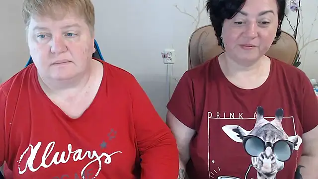 Snapshot of Lindy-Jeanie chatting on 06/12/26, 08:34 Lindy-Jeanie online show from 06/12/26, 08:34