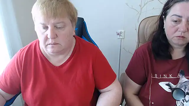 Snapshot of Lindy-Jeanie chatting on 06/11/26, 08:55 Lindy-Jeanie online show from 06/11/26, 08:55